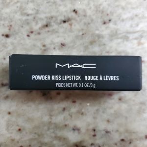 🆕️ NIB MAC Powder Kiss Lipstick, in color Stay Curious